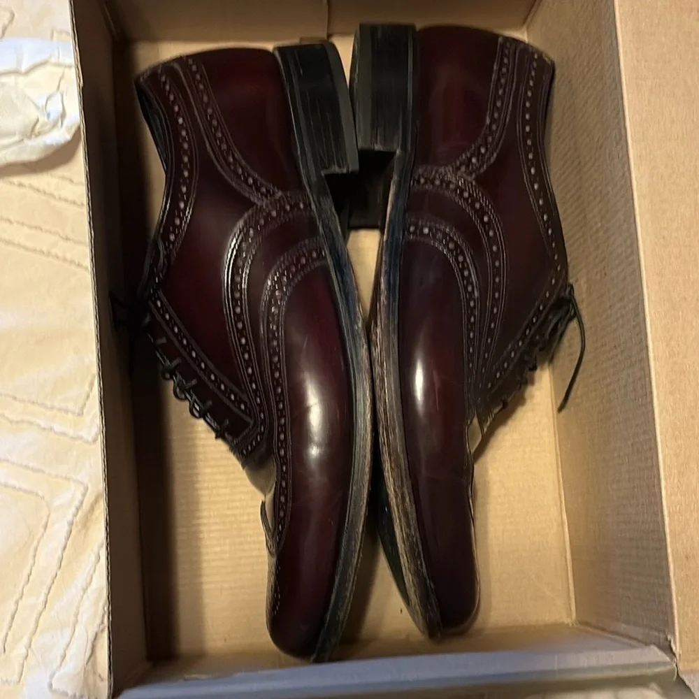 Florsheim Cordovan Oxford Wingtip Shoes Classic Leather Design 10.5 WIDE WIDTH